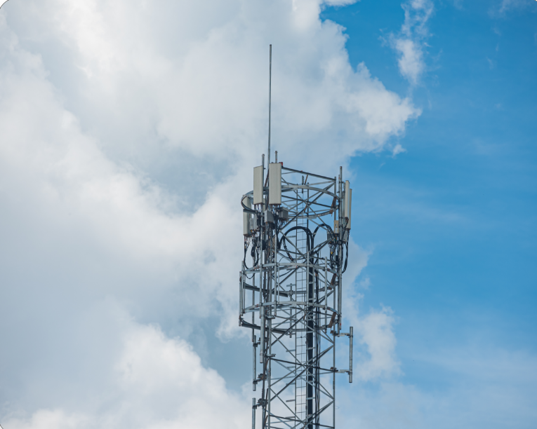 amazing-beautiful-sky-with-clouds-with-antenna